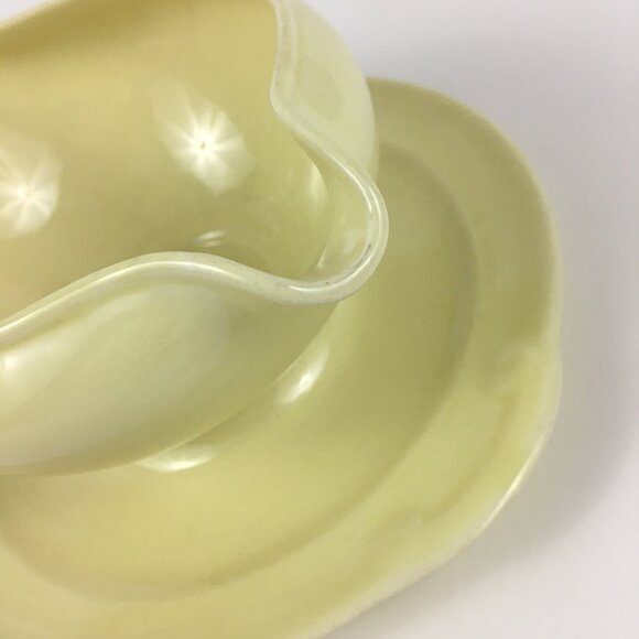 VTG Lu-Ray Pastels Yellow Gravy Boat attached Plate T.S.&T. - Picture 5 of 6